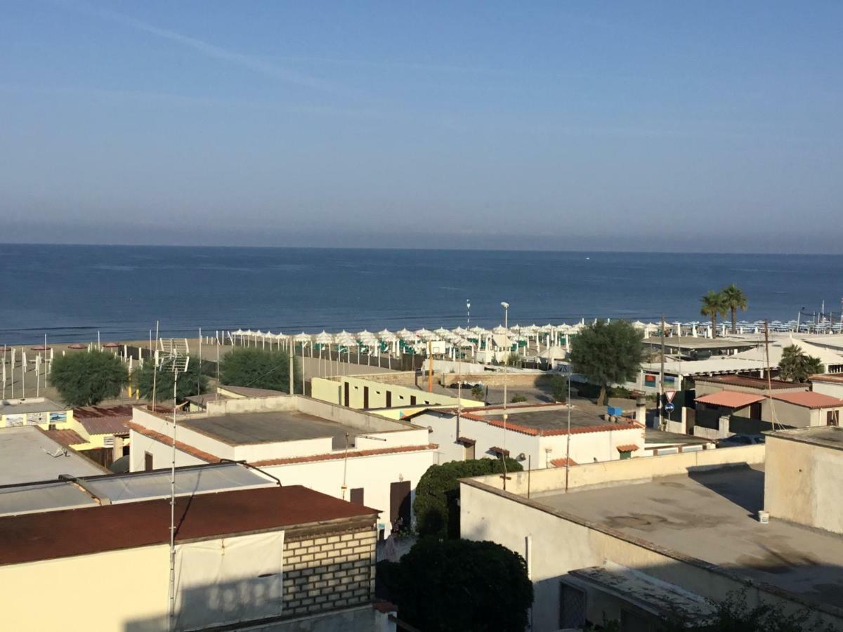 Beach House Lägenhet Passoscuro Exteriör bild